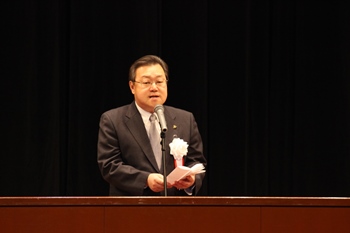 写真：壇上での石田市長
