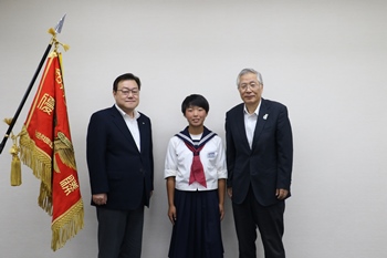 写真：石田市長と吉川くるみさん