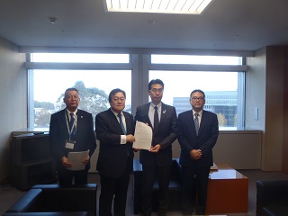 写真:県庁訪問の様子