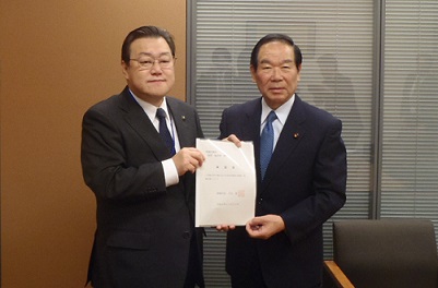 写真:額賀衆議院議員訪問の様子