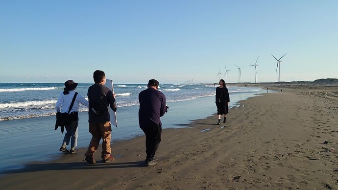 写真：日川浜海水浴場での撮影風景