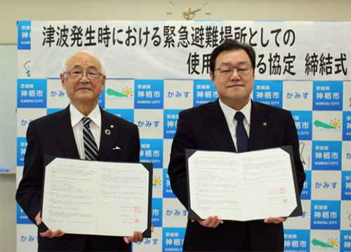 写真:2022年3月30日撮影の石田市長と訪問者