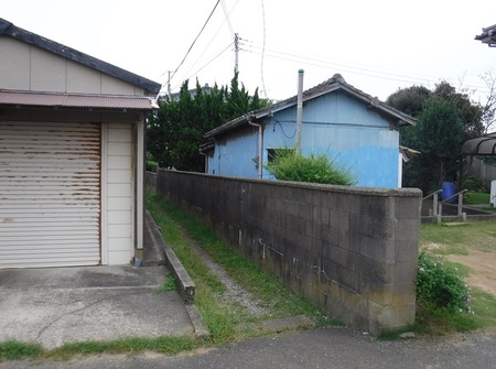 写真：拡幅前の車が通れないほど狭い市道1450号線