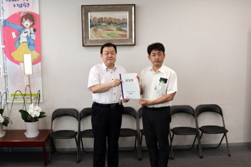 写真：2022年7月5日撮影の石田市長と県保健医療部 森川部長