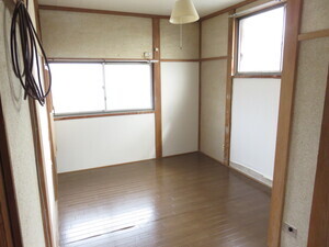 写真：フローリング張りの2階洋室(5.5畳)