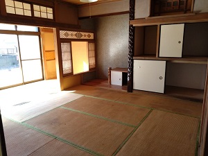 写真:床の間がある1階和室(8畳)