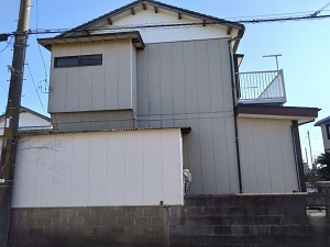 写真:建物の西側の外観