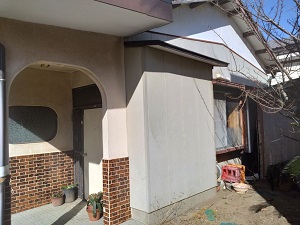 写真:建物の東側の外観