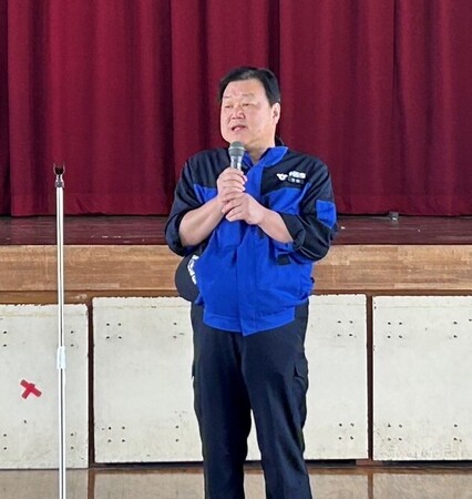写真：2023年8月20日撮影の総合防災訓練にて挨拶をする市長