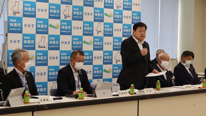写真：定例記者会見会場の様子