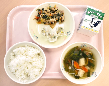 写真：令和6年度3学期提供献立として、ごはん、牛乳、シューマイ、ビビンバ、にらの中華スープ