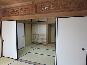 写真:床の間・ふすま・畳敷きの1階和室