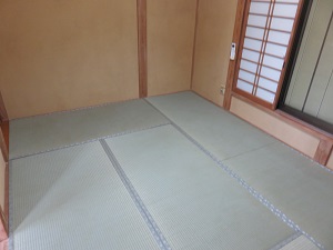 写真:畳敷きの2階和室