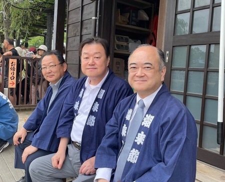 写真:2024年6月9日、水郷潮来あやめ園にて、潮来市長、神栖市長、鹿嶋市長で記念撮影