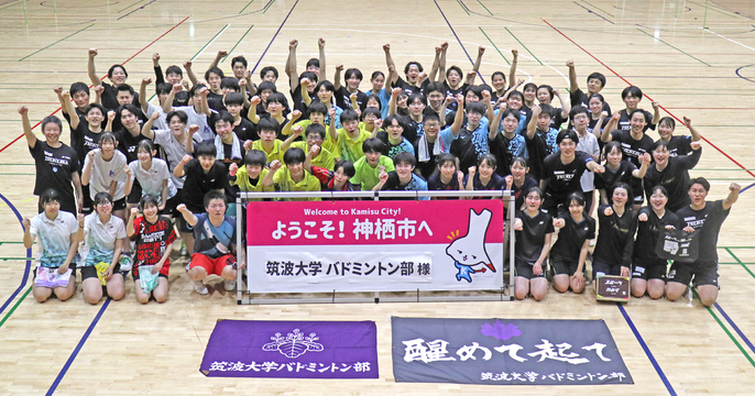 写真：筑波大学バドミントン部の皆さんで集合撮影