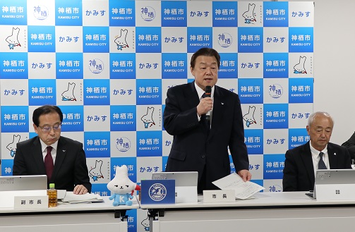 写真：定例記者会見会場の様子
