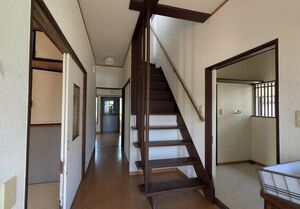 写真:すべての部屋にアクセスできるホール