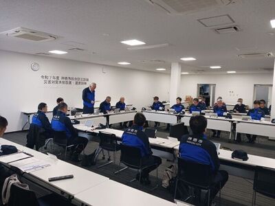 写真：2026年3月15日撮影。挨拶をする市長。