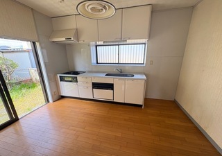 写真：開放的なダイニングキッチン