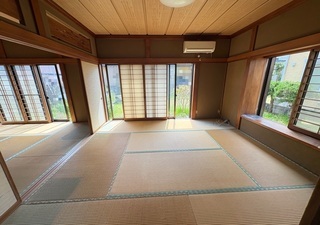 写真：出窓のある1階西側和室