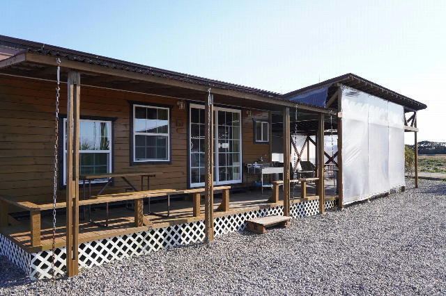 写真：ウッドコテージ