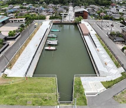 写真:息栖船だまり周辺広場全景